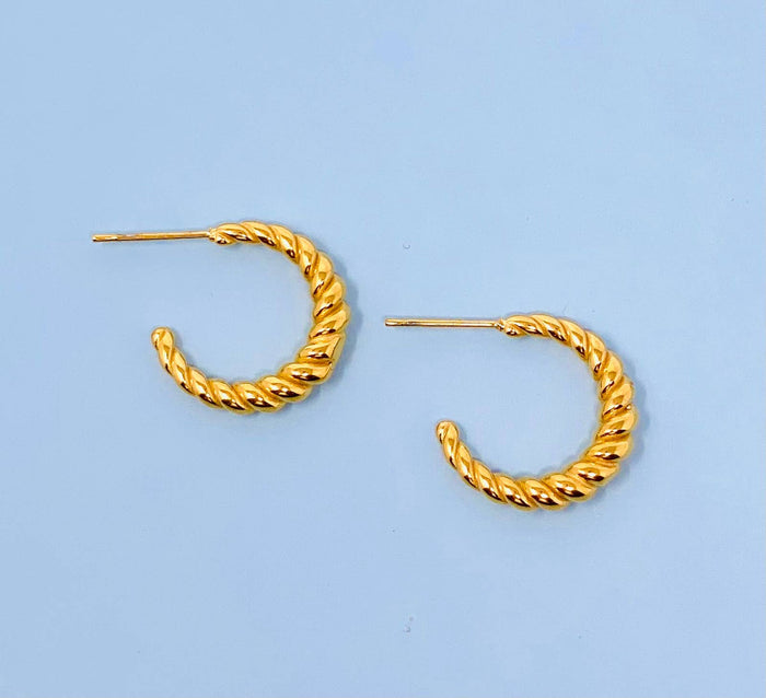 Willow Gold Hoop Earrings